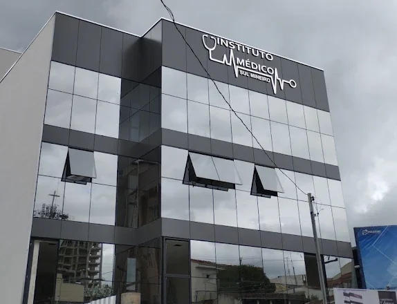 Fachada do Centro Médico Sul Mineiro, em Pouso Alegre